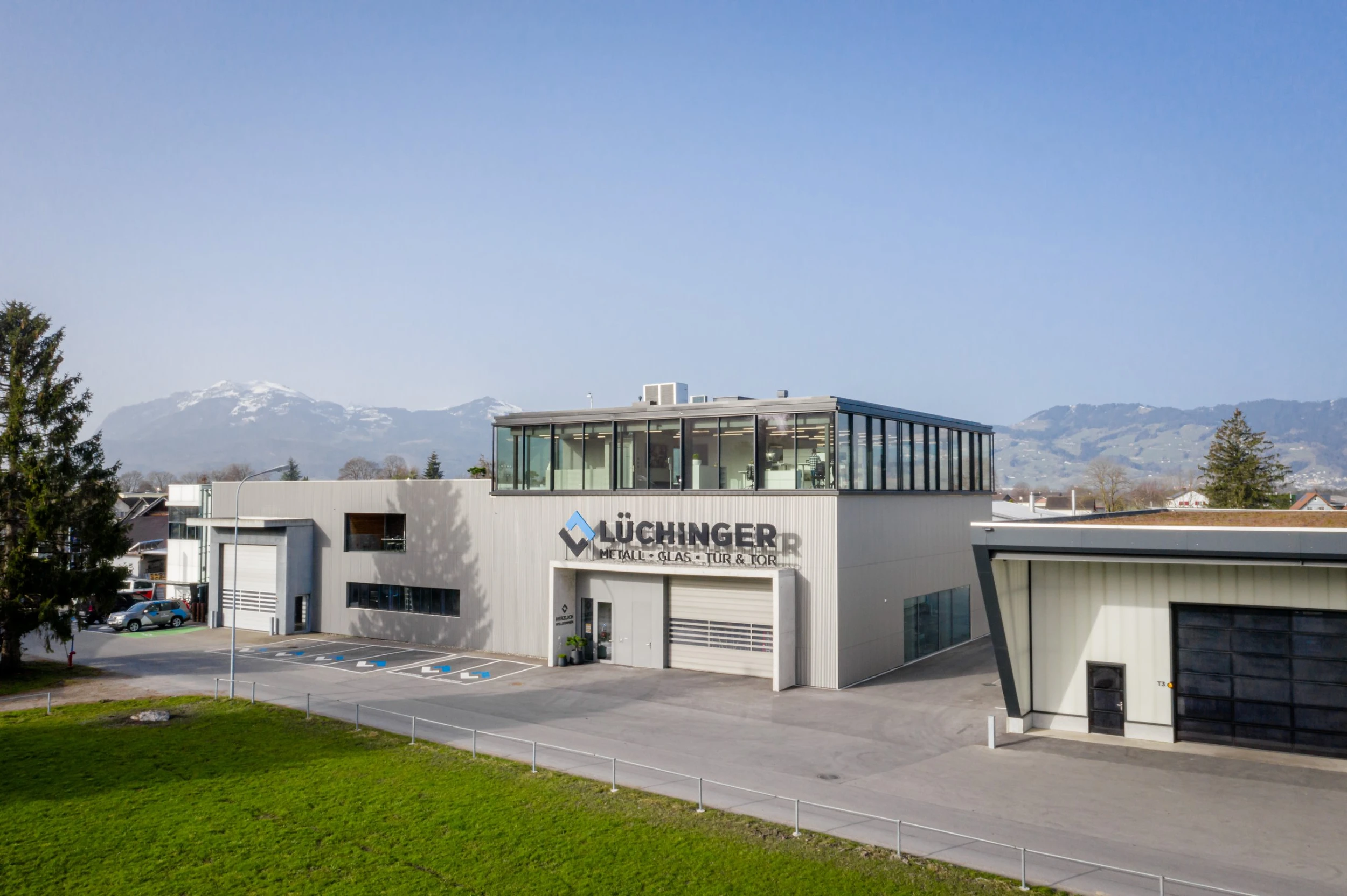 Gebäude und Umschwung der Lüchinger Metallbau in Kriessern