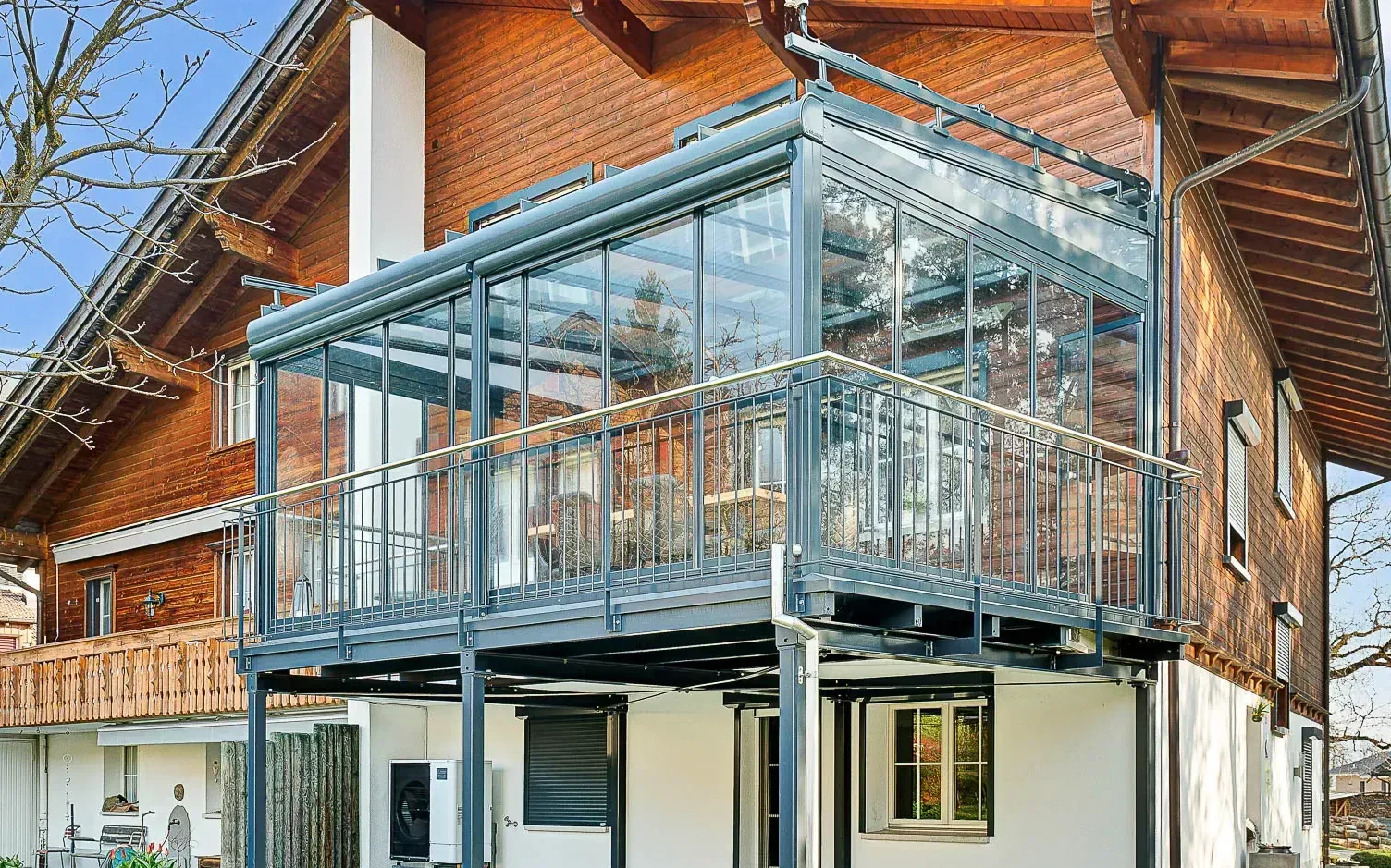 Neue Sitzplatzverglasung SL25R mit dem Pultdach SDL Atrium plus von Solarlux